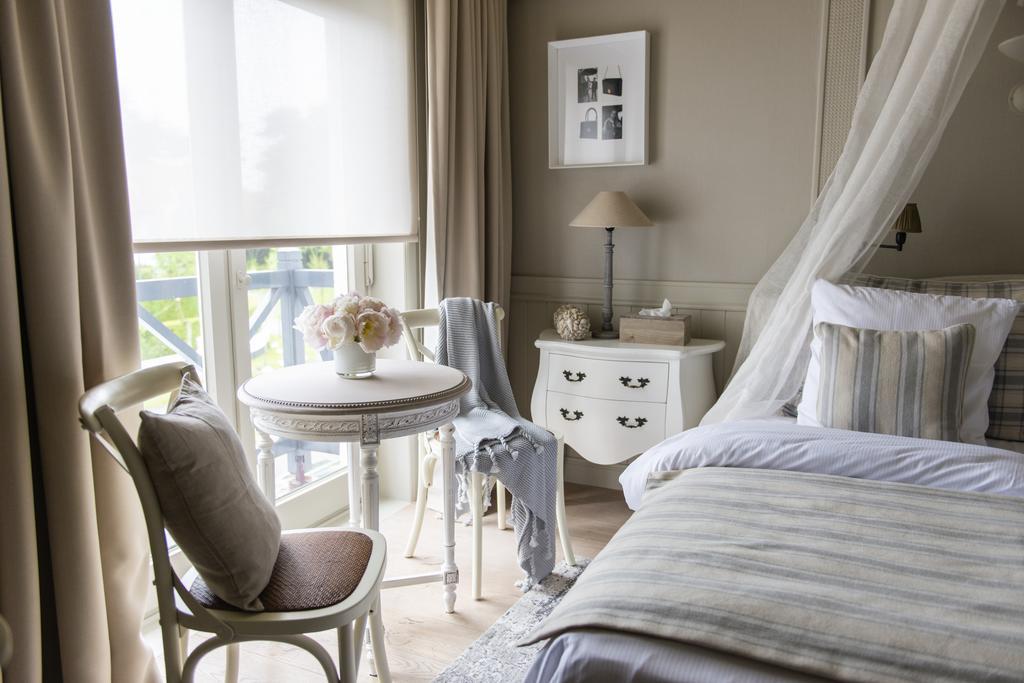 Lebeau 19 Hotel Кноке-Хайст Екстериор снимка